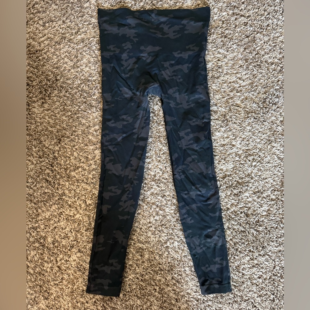 Spanx seamless camo leggings